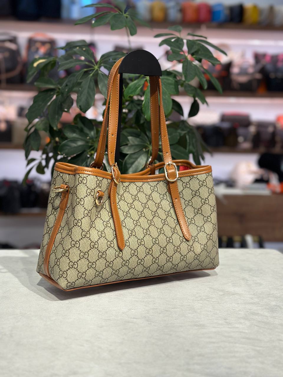 Gg emblem bag