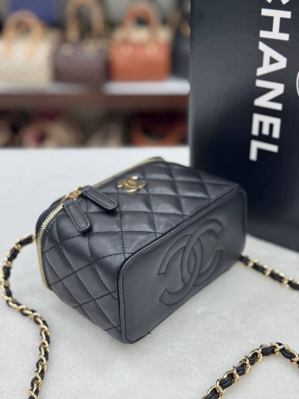 CH - Small Vanity