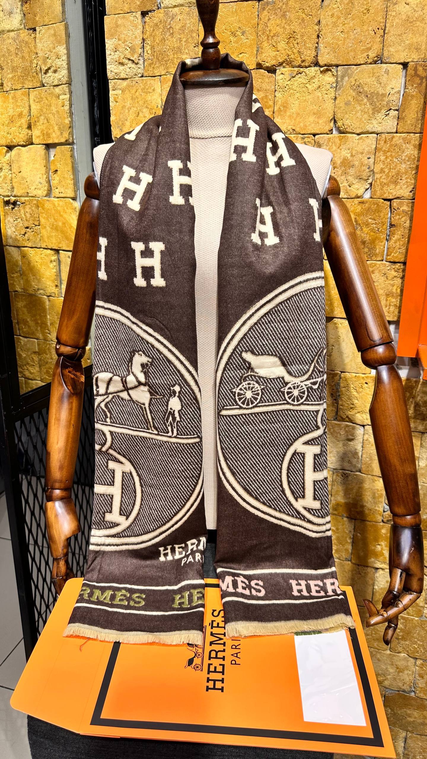 HMS - Shawl