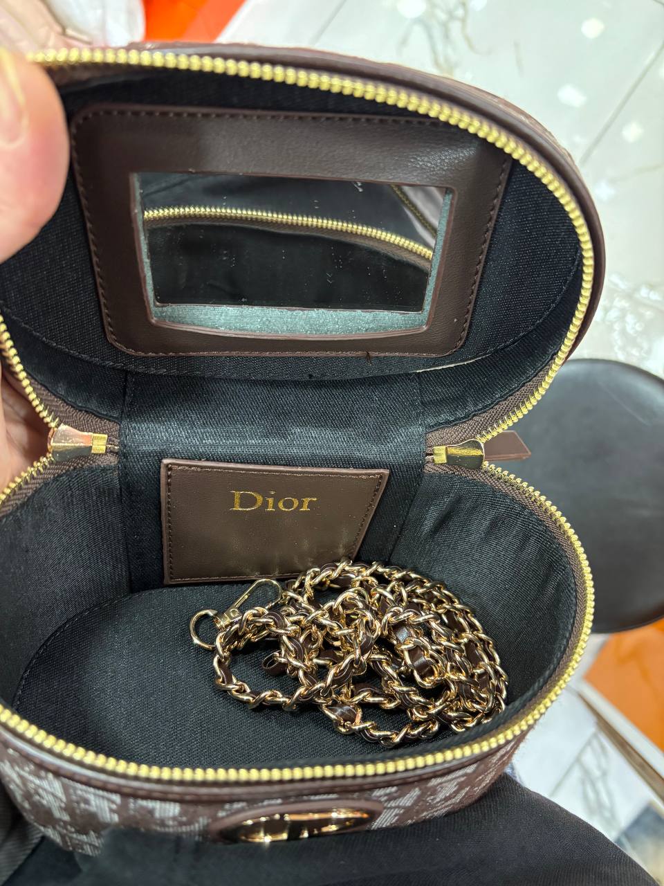 D10R - Montaigne Mini Vanity Case