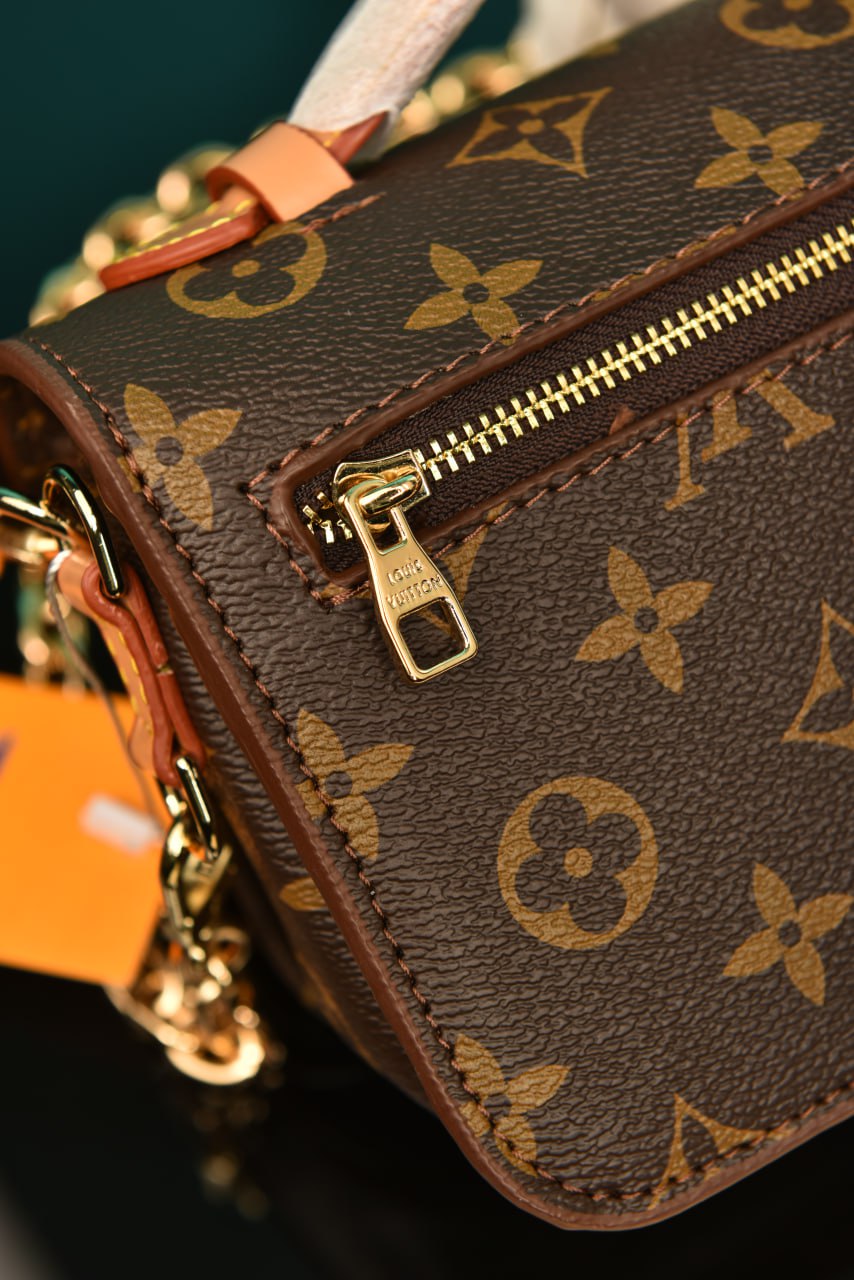 LVS - Pochette Metis East