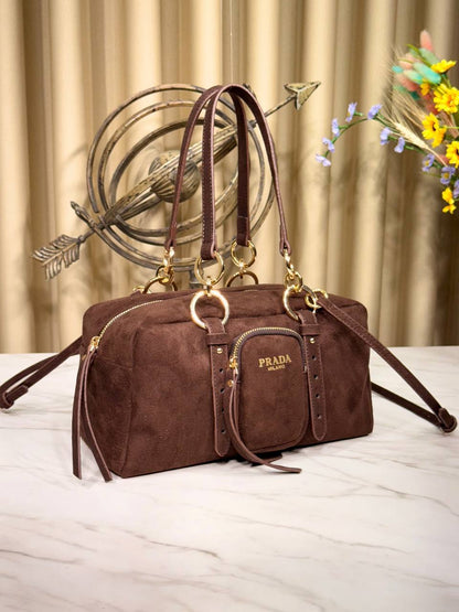 Prd 
Dangle Meium Shoulder Bag