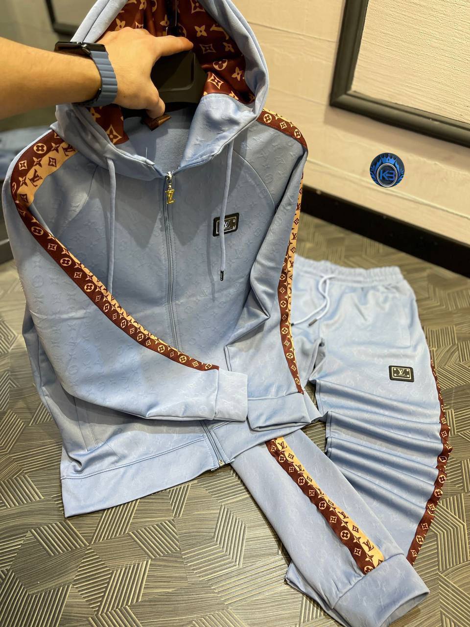 LV - Yüksek Kalite Eşofman Takımı