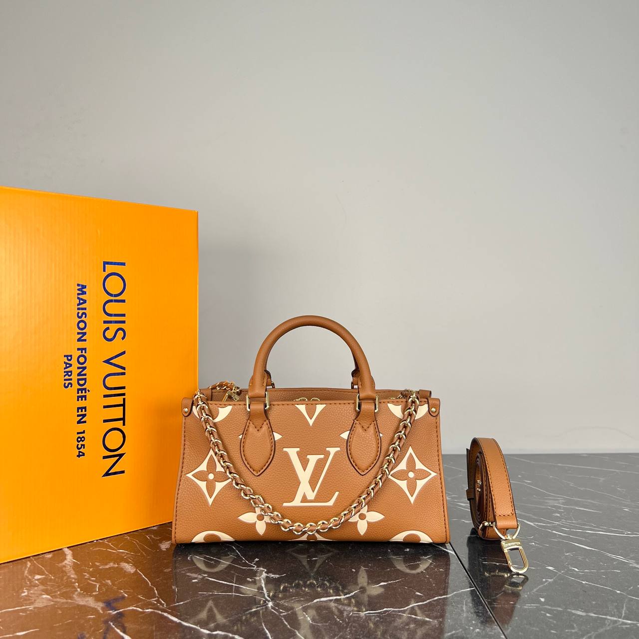 Onthego East West Bag ( Leather )