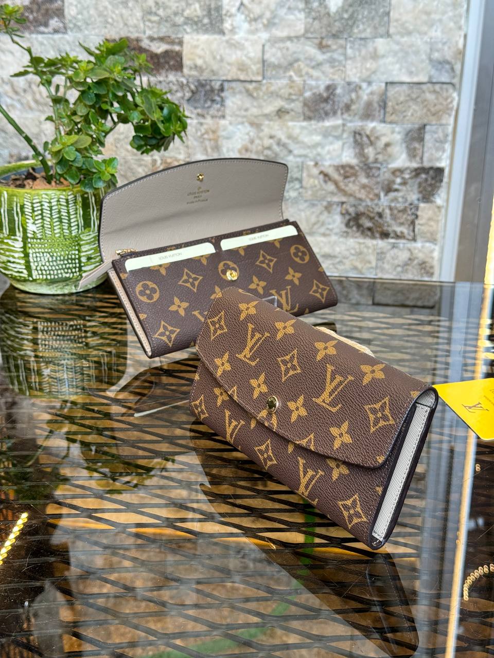 L - Leather Wallet (Gry)