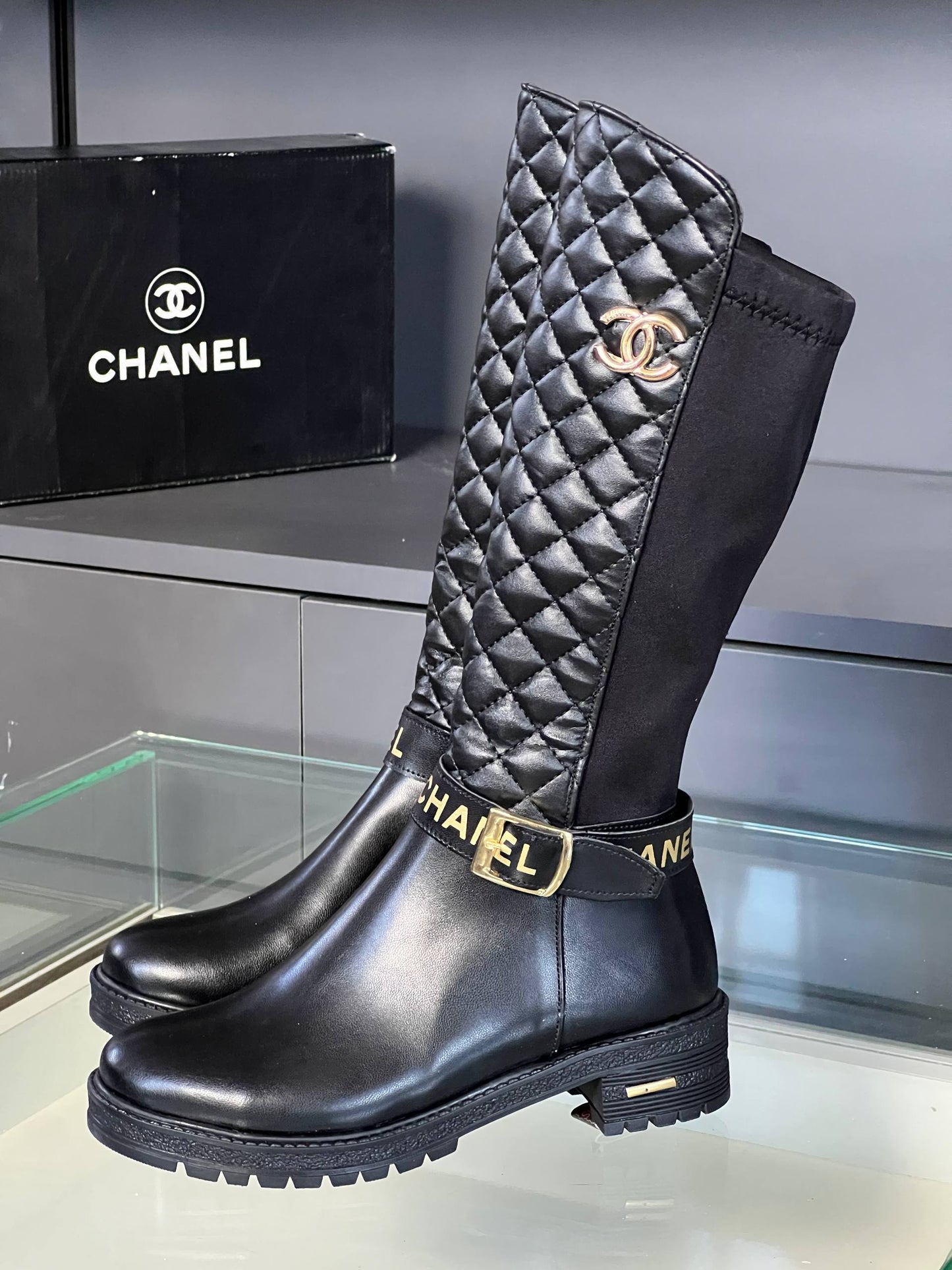 CH - Boot
