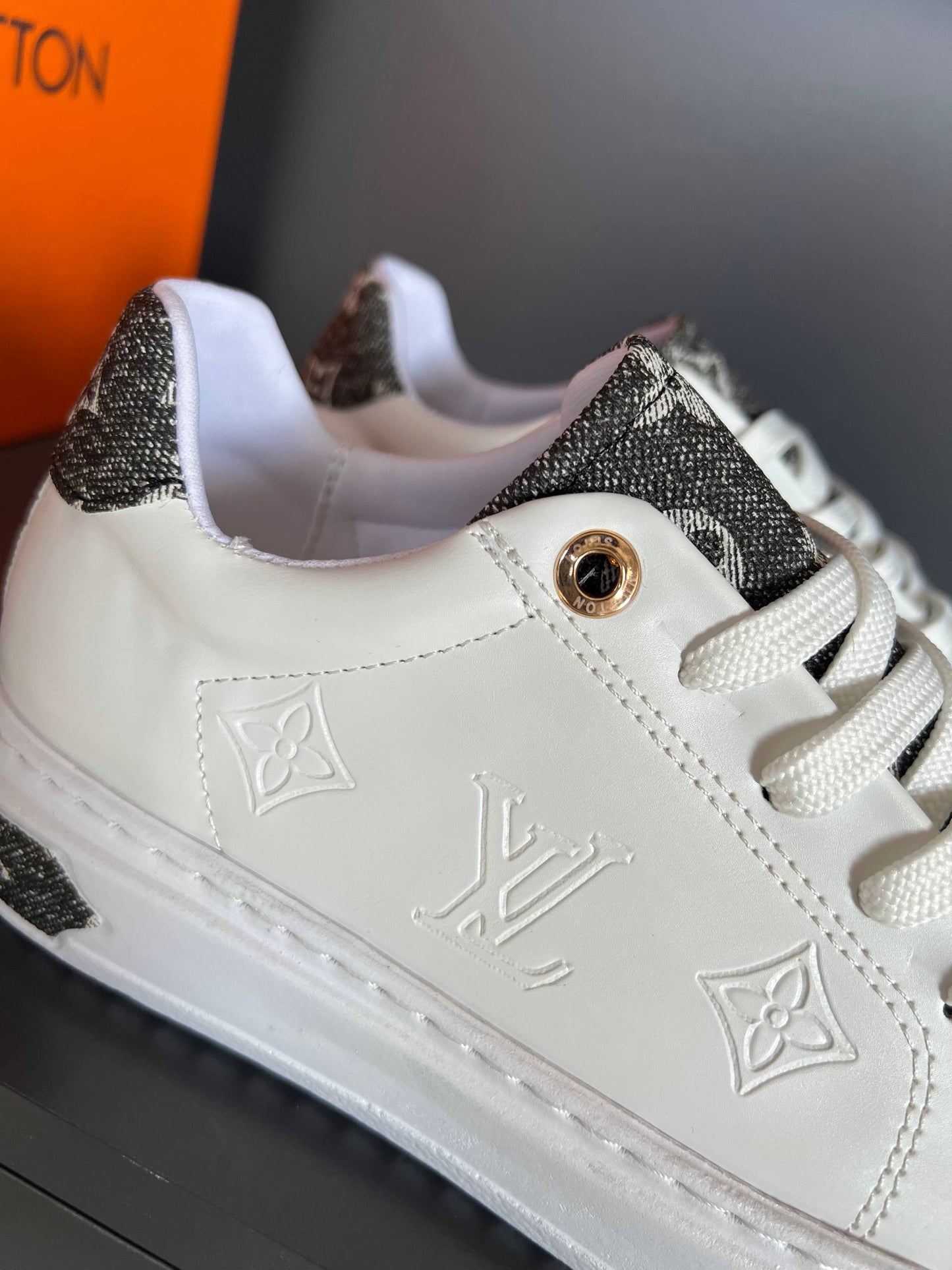 LVS - Shoe