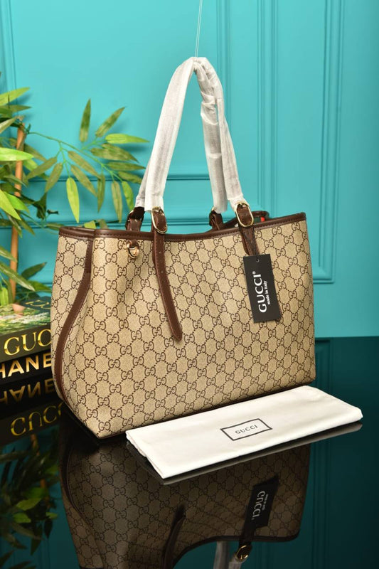 GG -  Emblem Medium Tote Bag
