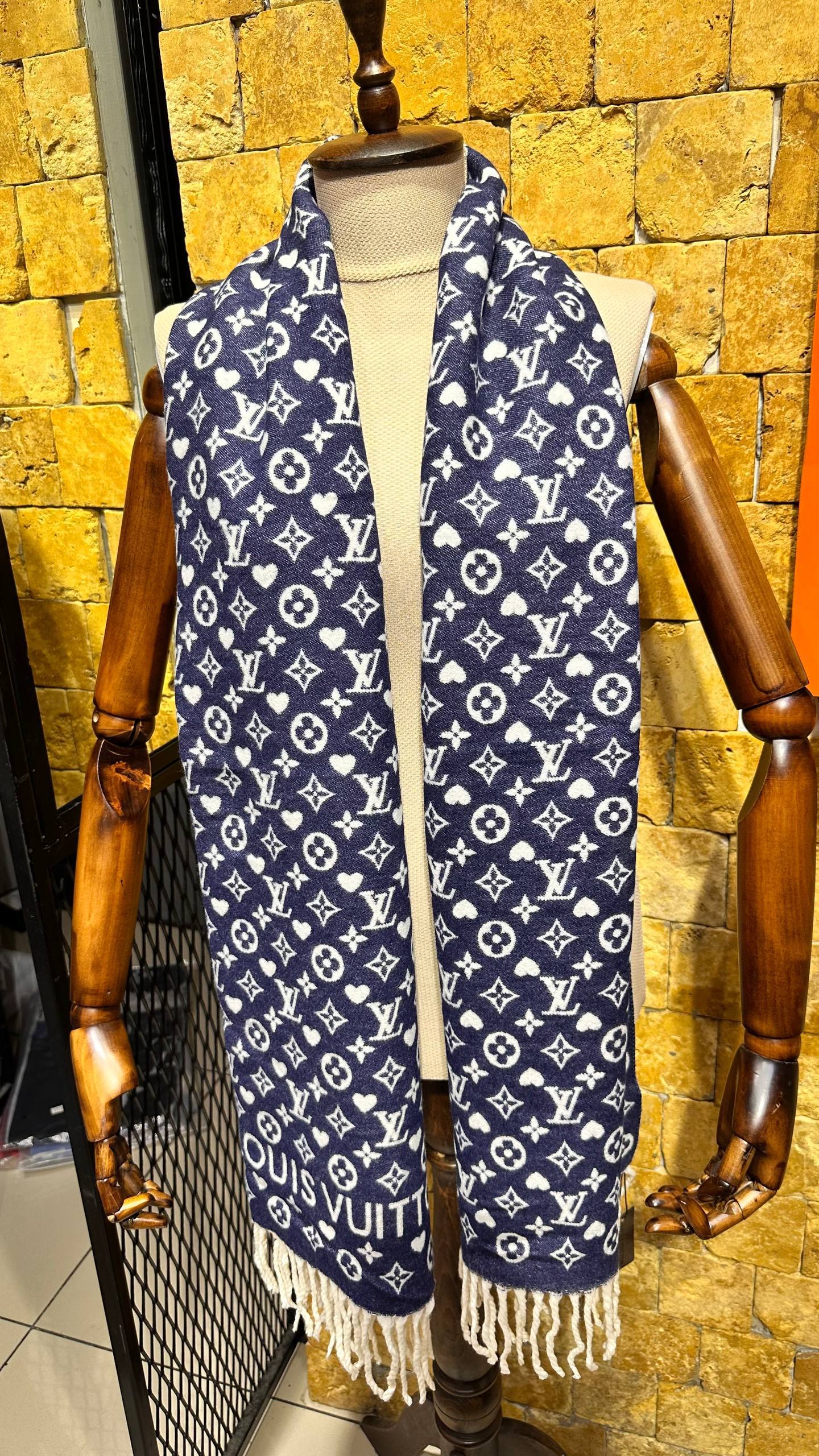 LVS - Shawl