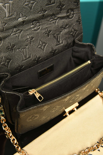 Pochette Metis East
