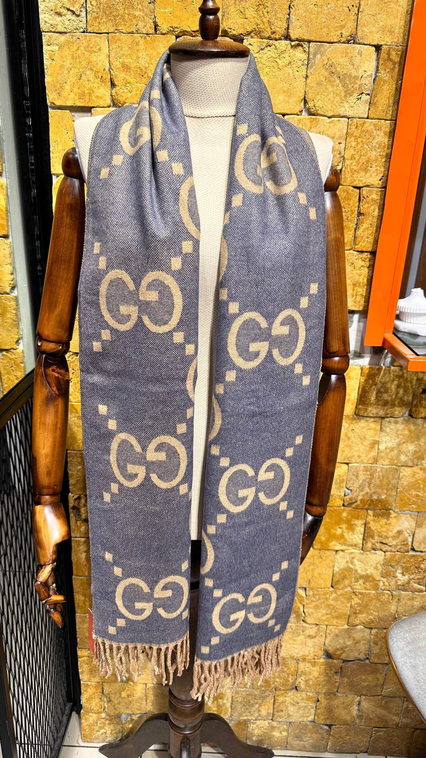 GG - Shawl