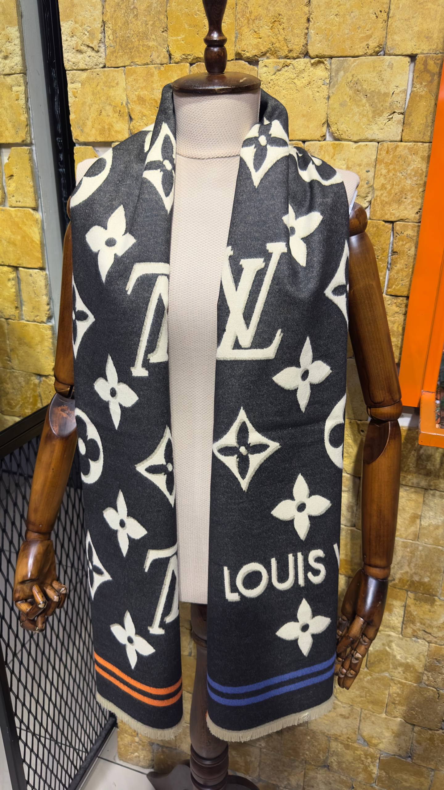 LVS - Shawl