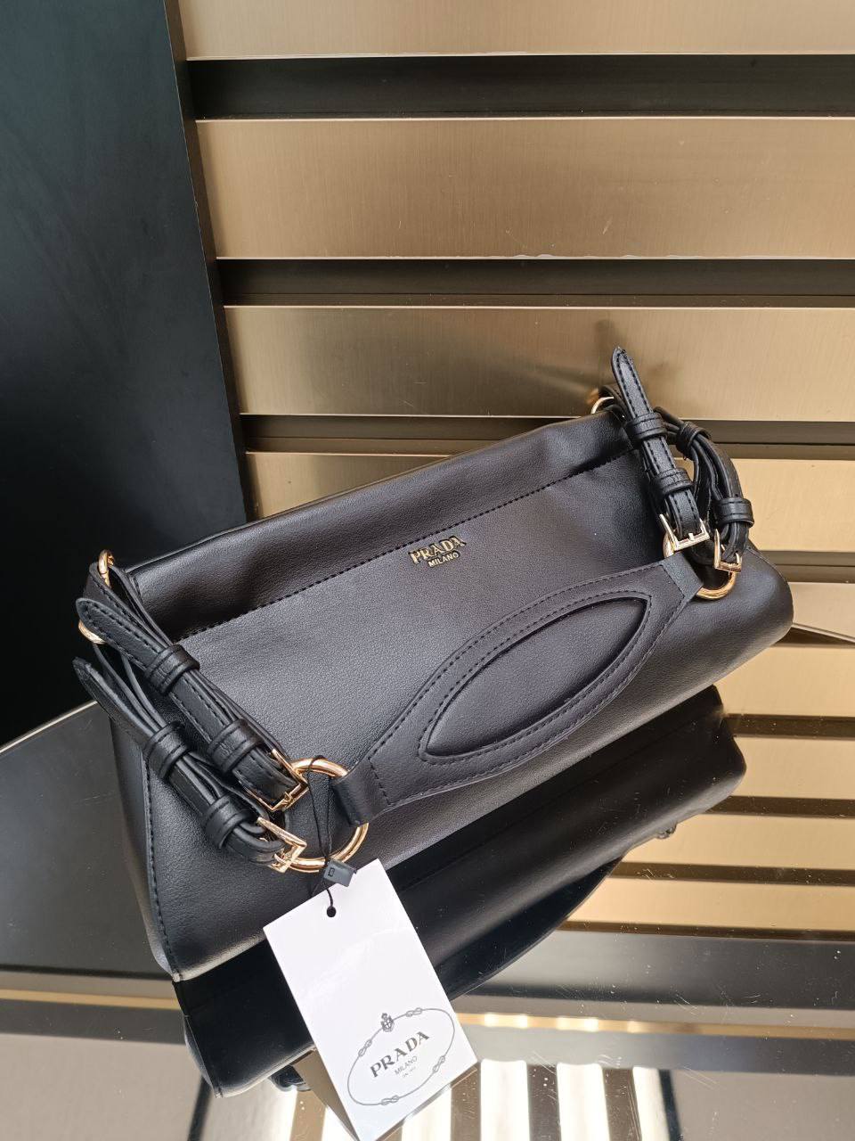 PRD - Medium Enchaîné Leather Shoulder Bag