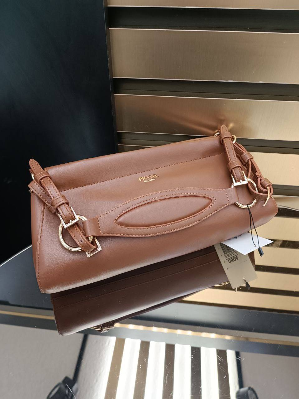 PRD - Medium Enchaîné Leather Shoulder Bag