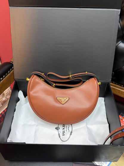 PRD - Arqué leather shoulder bag