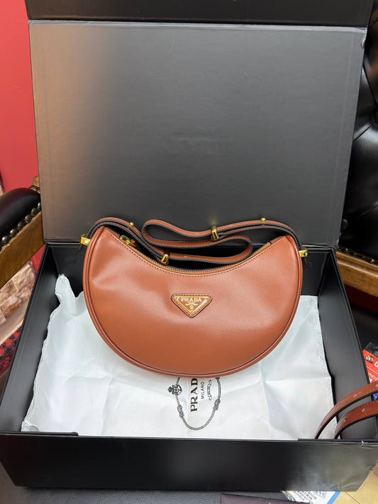 PRD - Arqué leather shoulder bag