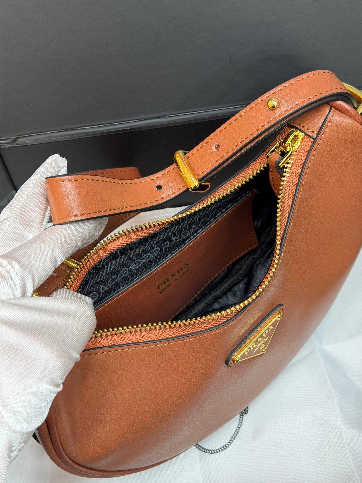 PRD - Arqué leather shoulder bag